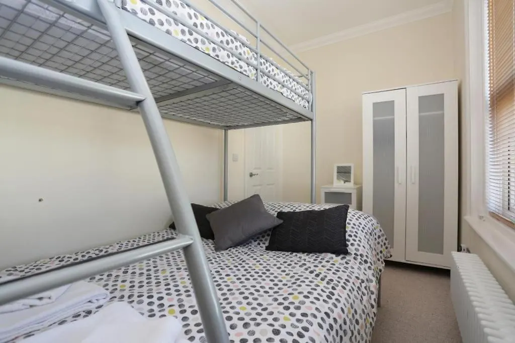 Дом отдыха Bournecoast: Large Home Near Beach / Shops -Hb8380 Пул