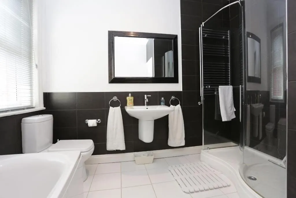 Bournecoast: Large Home Near Beach / Shops -Hb8380 Пул