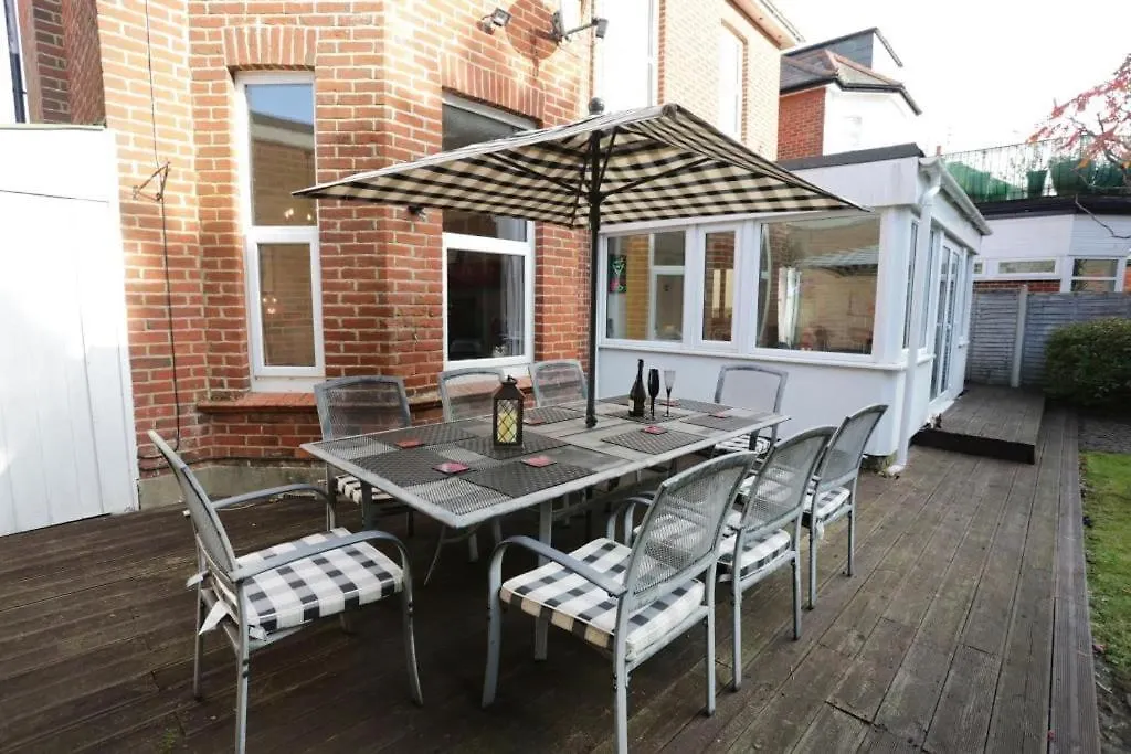 Bournecoast: Large Home Near Beach / Shops -Hb8380 Poole