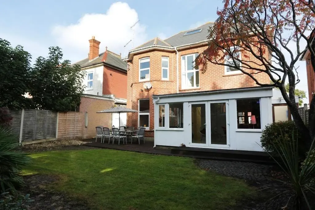 Bournecoast: Large Home Near Beach / Shops -Hb8380 Poole 0*,
